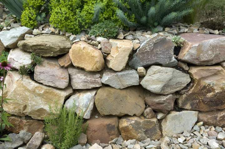 Stabilisation du sol avec des couches de pierres